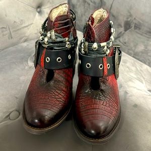 Freebird Saloon Red Black Shoe Booties Size 9